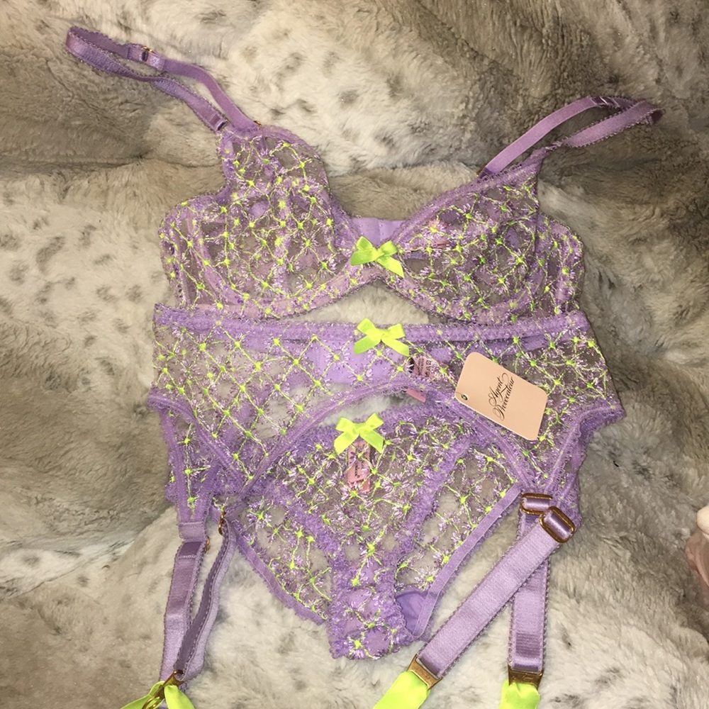 Agent Provocateur Nancee 32C/ 2 garter/ 2 brief